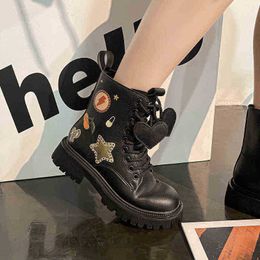 Designer Boots New Pu Leather Women Platform Chunky Heels Autumn Winter Motorcycle Ankle Black Heart Lace Up Thick Sole Short Botas 220815