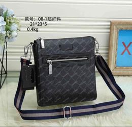 Women men Luxury Brand Men TRIO bag DISTRICT Shoulder Messenger Bags Large Business Crossbody Bag for Male 2022 Vintage Handbags Leather Ipad Bag Husband