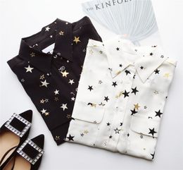 2022 Autumn White / Black Gold Stars Blouse French Style Printed Long Sleeves Lapel Neck 100% Silk Double Pockets Buttons Single-Breasted Shirt 22TO05M