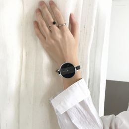 Wristwatches Niche Watches Ladies Ins Wind Ultra-thin Fashion Thin Strap Big Dial Cold Color Students Casual Atmosphere