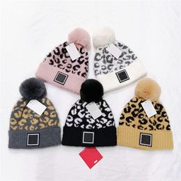 Classic Designer Knitted Hats Leopard Pompon Beanies Imitation Marten Hair Fur Pom Skull Caps Winter Bonnet Fashion Crochet Hat Outdoor Warm Beanie Ear Muff Gifts