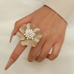 Korean Fashion Gold Flower Pearl Ring for Women Girl Temperament Big Bridal Wedding Rings Party Jewellery Gift