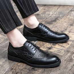 Carved Brogue Leather Oxford Shoes Pointed Toe Lace Up Vintage Luxury Men's Fashion Formal Casual Shoes Business Shoes Various Size 38-47