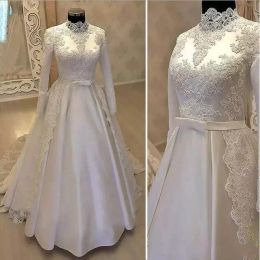 Modest A-Line Muslim Wedding Dress Long Sleeves High Collor Court Train Country Garden Bridal Gowns Lace Appliques Satin Robe De Mariee Arabic Dubai Islamic Abaya