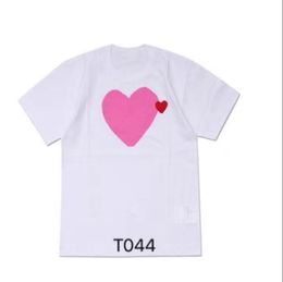 Fashion Mens Play t Shirt Cdg Designer Hearts Casual Women s Des Badge Love T-shirt Garcons Cdg play Short sleeved cotton top Round necked pullover shirt LWSM