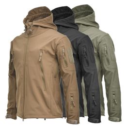 Jackets masculinos de inverno Grande tamanho camuflagem tubarão macia tática militar impermeável quebra -vento quente US Army Clothing 221006