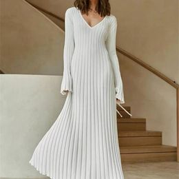 Casual Dresses Women Knitted Long Dress Autumn Winter Elegant Pleated A-line Midi Female V-neck Ladies Ribbed Maxi Robe 221007
