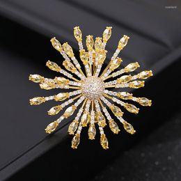 Brooches Gorgeous Yellow Pink Zirconia Snowflake Pins Winter Wedding Bouquet Crystal Pin Dress Brooch Jewellery Women Broach Gift