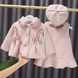 Completi di abbigliamento Moda Inverno caldo Abiti da principessa Set Bambini Bambini Cappotto con fiocco in velluto Abito con canotta in velluto Cappello Ragazze Outwear natalizio Suit 221007