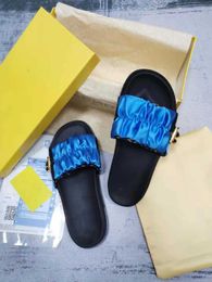 Тапочки Роскошные дизайнерские правильные цветочные пыльные летние пляжные сандалии на плоской платформе
