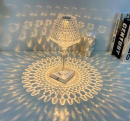 Lampada di cristallo di diamante Luce notturna a LED Decorazione scrivania in acrilico Atmosfera Touch Control Lampade da comodino camera da letto romantica