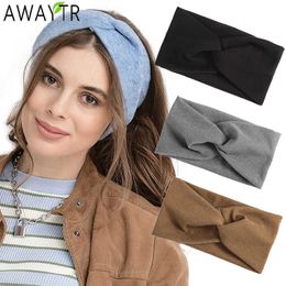 Headbands AWAYTR Korea Winter Wide Knitting Cross Headband Women Fashion Solid Colour Elastic Yoga Turban Bandage Bandans hair Accessories T221007