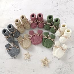 First Walkers Baby Shoes Gloves Set Knit born Girls Boys Boots Mitten Fashion Butterflyknot Toddler Infant SlipOn Bed Hand Made 221007
