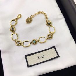 Designers Bracelet Chain luxurys Vintage Bracelets Gold color flower letter bracelet trend fashion women jewelry classic jewelrys