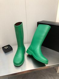 2022 nuovi stivali da pioggia impermeabili da donna disponibili in cinque colori con un alto livello di aspetto della moda 36-41
