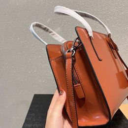 Patent Handbag Crossbody Bag Small Tote Bags Fashion Smooth Surface Removable Leather Shoulder Strap Letter Print Zipper Open Lady Purse Pochette