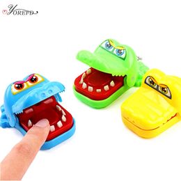 Party Games Crafts 2Pcs Mini Crocodile Teeth Finger Biting Toy Kids Adults Birthday Party Favours Guest Gift Pinata Fill Funny Finger Games Present T221008