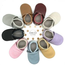 First Walkers Baby Shoes Cow Leather Booties Soft Soles NonSlip Footwear For Infant Toddler Boys And Girls Slippers 221007