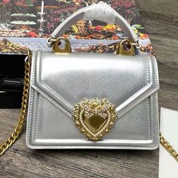 Chains Crossbody Bags Shoulder Flap Bag Women Handbag Purse Genuine Leather Beads Hearts Decorate Hasp Hardware Fashion Letters Plain Messenger Mini Wallet