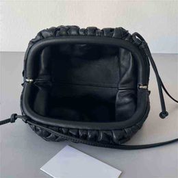Bottegaa Vendetta Luxurys Designer Handbags Bags Pouches Clouds Luxury Bottegga s Botega Weave Bag Genuine Leather Soft Clutch Women Shoulder Have l Vtt8