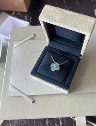 2022 Weihnachten Limited Edition Klee Designer Anhänger Halsketten für Frauen Retro Vintage Silber 4 Blatt Hellblau Diamant Marke