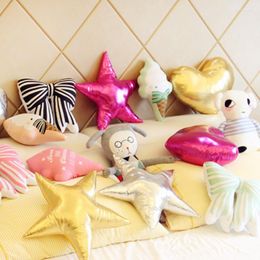 Kissenexplosionsmodelle Bogenpentagramm Liebe Eis Babypuppe, um die Mädchen Geburtstagsgeschenke Weihnachten zu besänftigen