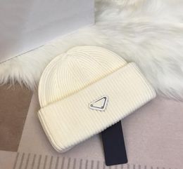 Lüks Beanies Tasarımcı Kapakları Kış Fasulyesi Erkekler ve Kadın Moda Tasarımı Örgü Şapkalar Yün Yün Kapağı Mektup Jacquard Unisex Sıcak Kafatası Şapkası
