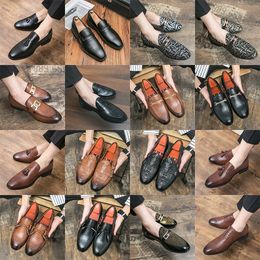 Luxury brogue oxford shoes pointed toe leather shoes embroidered rhinestone tassel metal buckle vegan high end men's fashion formal casual shoes 38-47