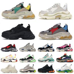 Triple S Luxurys Designers Running Shoes Men Women Trainers Triple White Black Grey Red Pink Green Triple-S Paris 17FW Sneakers Sports Athletic Shoe Outdoor Size 36-45