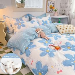 Bedding sets 100% High Quality Cotton Bedding Set 1 Duvet Cover 2 Pillowcases Cartoon Sky Blue Flower Pattern Design 16 Sizes Customizable 221010