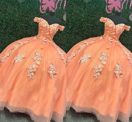 2023 Orange Quinceanera-Kleider für süße 16 Mädchen, 3D-Blumenblumen, Spitzenapplikation, Perlen, schulterfrei, Ballkleid, langes Ballkleid, formelle Party