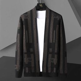 Men's Sweaters Mode Musim Gugur Dingin Baru 2022 Kardigan Rajutan Slim Fit Pria Sweter Bergaris Bisnis High-End Pakaian Hangat Lembut G221010