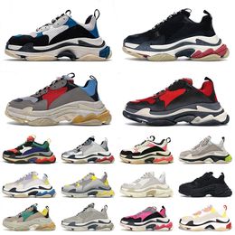 Luxurys Designers Triple S Men Women Running Shoes Casual Trainers Triple White Black Sports Shoe Grey Red Pink Green Triple-S Paris 17FW Sneakers Jogging Walking