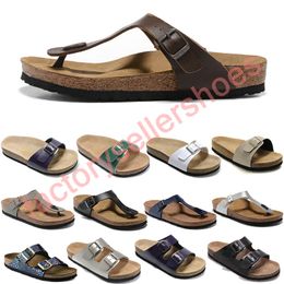 2023 Slipper Flip Flip Sandals Beach Slides Casual Sapatos Slippers planos Treinadores novos Summer Cork Mulheres mistas de moda de moda de luxo Designer EUR 35-46