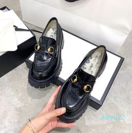 2022 new fashion Casual Shoes Trainers Sneakers Shoes Luxury Womens Loafers Cowhide Buckle 100% Leather Black Bottom Lady Platform top quality