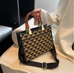 BT1203 Designer Shoulder Bag Retro Female Trendy Handbag Luxury Big Fashion High Capacity Shopper Shopping Tote