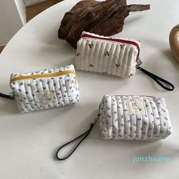 Дизайнер -Косметические сумки мягкие женщины модные сцепления кошелек с цветочным стеганым хлопковым макияжем портативные туалетные принадлежности