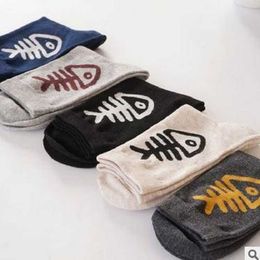 Men's Socks New autumn and winter fish bone cotton retro art men socks T221011