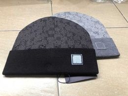 Designer Skull Caps Fashion Stippled Knitted Beanie Cap Good Texture Cool Hat for Man Woman 4 Colours