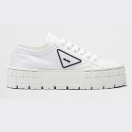 Triangle logo designers casual shoes Platform Double Wheel Nylon Sneakers Womens Women Sneaker Trainers Triple Thick bottom Luxury low gabardine for pink model S1