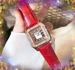 Luxury Square Roman Dial Quartz observa mulheres design de ponta, cinto de couro genuíno feminino gelado de diamantes anel de cérebro estrelado Bracelet Watch Montre de Luxe