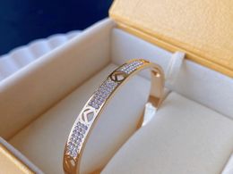 Designers Bracelet Trend Hollow Diamond Jewelry Light Luxury Internet Celebrity Bracelets Senior Couples Jewelry D22101402JX