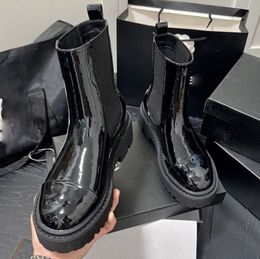 Kadınlar Klasik Siyah Botlar Tasarımcı Vintage Colorblock Kısa Botlar Günlük Açık Dış Cowhide Rain Boot Düz Kauçuk Kar Ayakkabıları