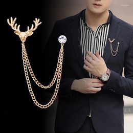 Brooches European American Retro Fairy Elk Brooch Men's Tassel Chain Rhinestone Shirt Jacket Sika Deduction Pin Suit