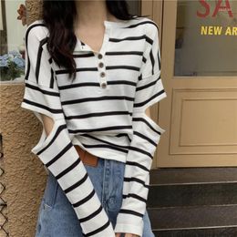 Women's T Shirts Striped T-shirts Knitted Long Sleeve V Neck Autumn Shirt Women Casual Y2k Hole Korean Fashion Button Graphic Tshirt Top