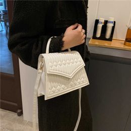 Messenger Bags autumn and winter new rhombic lattice embroidered thread small square bag style portable messenger women's leisure