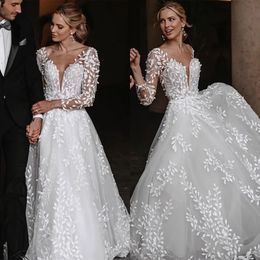 Glamous A-Line Wedding Dress With V-Neck Lace 3/4 Long Sleeves Backless Appliques Layered Net Tulle Stain Custom Made Chapel Gown Plus Size Vestidos De Novia
