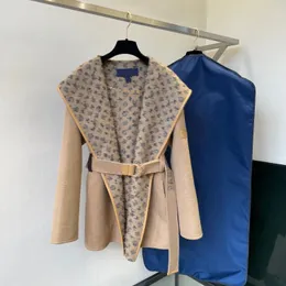 2022 Women's Jackets Luxury Brand Winter Khaki Hooded Cape Coat with Belt Women New Designer Ladies Loose Long