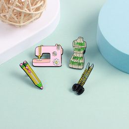 Cute Sewing Machine Brooches Pin for Women Kids Fahsion Jewellery Shirt Coat Dress Denim Bag Decor Metal Enamel Pin