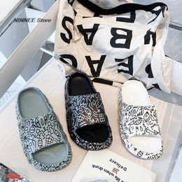 Slippers 2022 Men Summer Graffiti Indoor Bathroom Women Fashion Thick Heel Slides Home Comfort Lovers Shoes